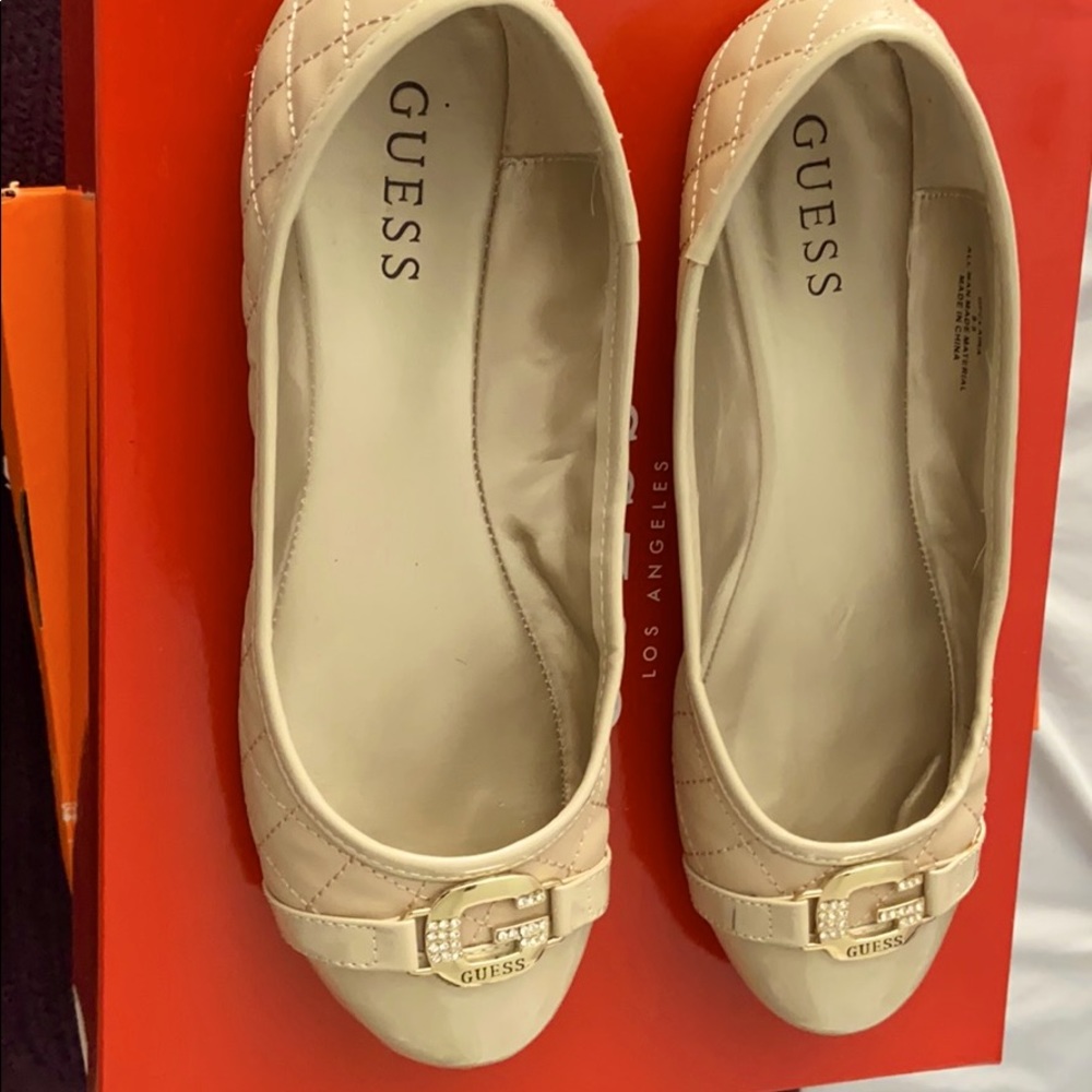 Guess flats